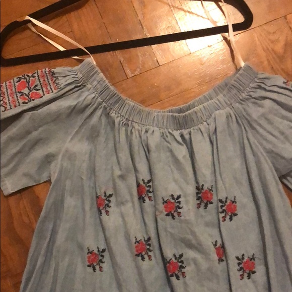 NWOT Off the shoulder Chambray Mini Dress - Picture 5 of 7